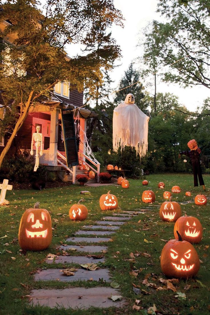 Outdoor Halloween decorations